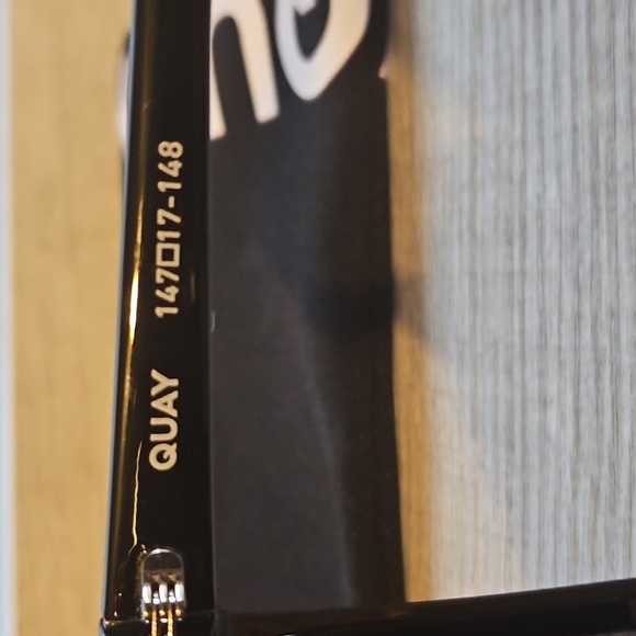 Quay Spotlight Sunglasses - Picture 5 of 6